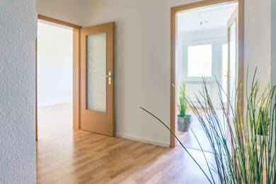 Wohnung zur Miete 327 € 2 Zimmer 60,7 m² 2. Geschoss frei ab 01.09.2025 Scheffelstr. 12 Helbersdorf 613 Chemnitz 09120