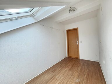 Wohnung zur Miete 295 € 2 Zimmer 56,7 m² 3. Geschoss Neumarkt 3 Aue 08280