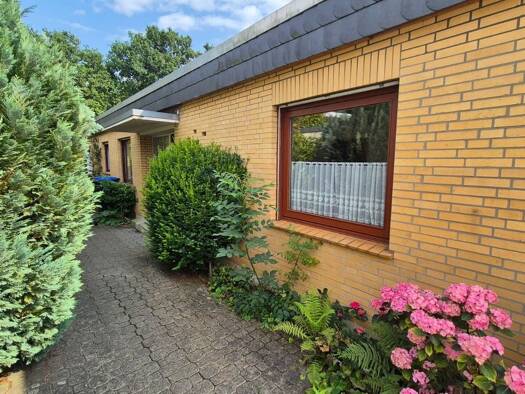 Reihenmittelhaus zum Kauf 239.000 € 5 Zimmer 120 m² 290 m² Grundstück Am Schöt Hameln 31787