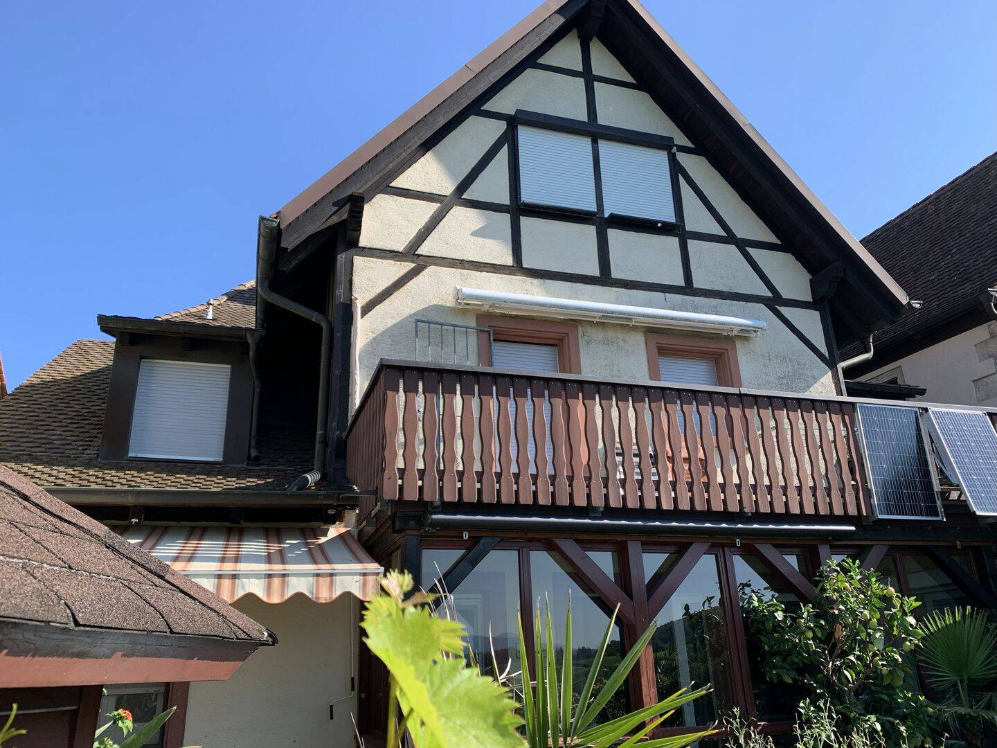 Einfamilienhaus (Denkmalschutz) in zentraler Lage von Weil am Rhein-Ötlingen mit unverbaubarer Aussicht auf Basel