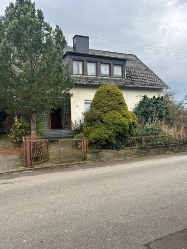 Haus zum Kauf 358.000 € 6 Zimmer 141 m² 785 m² Grundstück frei ab sofort Immendorf Koblenz 56077