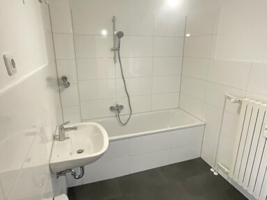 Wohnung zur Miete nur mit Wohnberechtigungsschein 349 € 3 Zimmer 69 m² 2. Geschoss Ahrstraße 41 Beeckerwerth Duisburg 47139