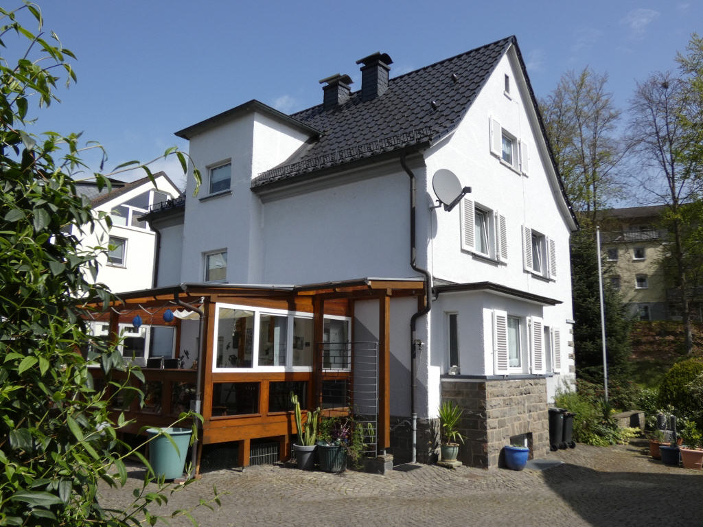 Einfamilienhaus zum Kauf 550.000 € 5 Zimmer 186 m²<br/>Wohnfläche 1.434 m²<br/>Grundstück Attendorn Attendorn 57439