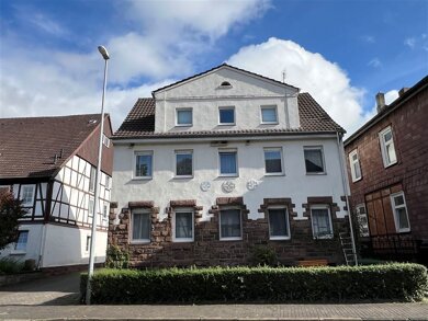 Mehrfamilienhaus zum Kauf 110.000 € 9 Zimmer 225 m² 330 m² Grundstück Lange Str. 20 Lauenförde Lauenförde 37697