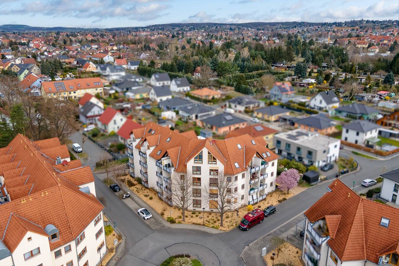 Erstklassiges Investment, toller Lage in Weinböhla! 2-R-ETW mit Süd-Balkon, Wohnküche + Stellplatz!