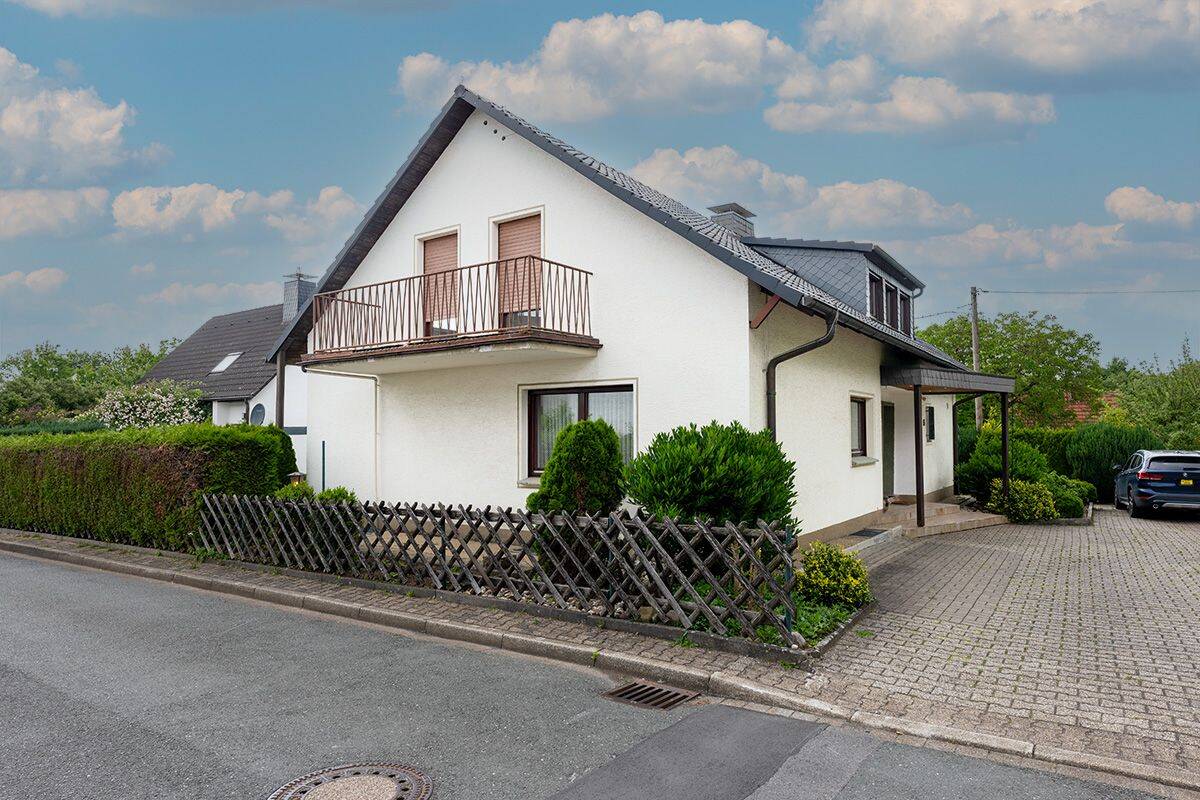 Ein-/Zweifamilienhaus - Gepflegter Klassiker mit Potenzial in Iserlohn-Sümmern