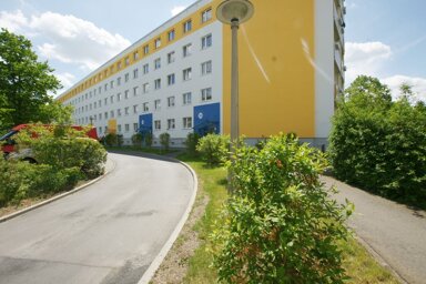 Wohnung zur Miete 375 € 3 Zimmer 57,8 m² 2. Geschoss Stauffenbergstraße 22 Neundorfer Vorstadt Plauen 08523