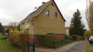 Haus zum Kauf 195.000 € 5 Zimmer 140 m² 668 m² Grundstück frei ab sofort Am Bornacker 2 Eisenberg Eisenberg 07607