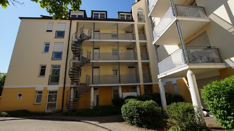 Wohnung zum Kauf 140.000 € 2 Zimmer 58,7 m²<br/>Wohnfläche 1. Stock<br/>Geschoss Planungsbezirk 103 Straubing 94315