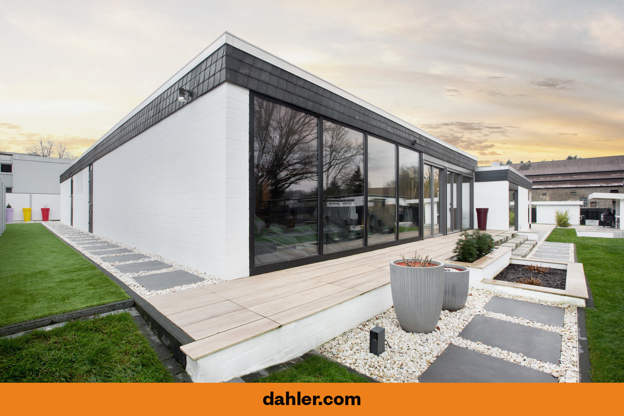 Einfamilienhaus zum Kauf 1.149.000 € 9 Zimmer 379 m²<br/>Wohnfläche 1.409 m²<br/>Grundstück Alt-Wolfsburg Wolfsburg 38448