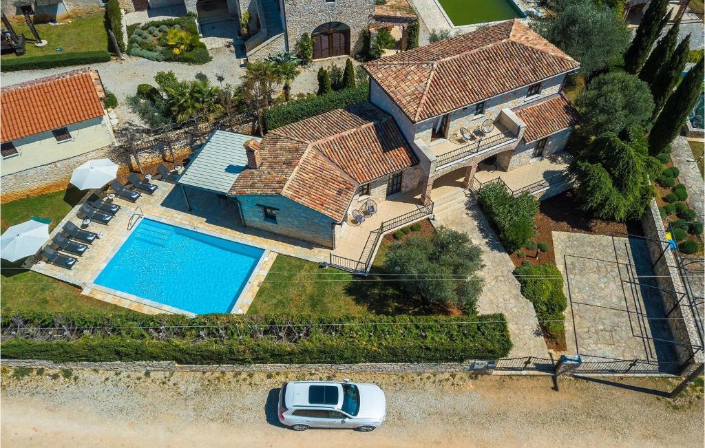 Villa zum Kauf 570.000 € 5 Zimmer 165 m²<br/>Wohnfläche 865 m²<br/>Grundstück Ab sofort<br/>Verfügbarkeit Višnjan