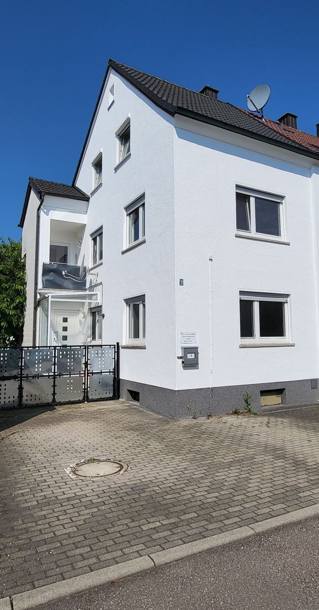 Doppelhaushälfte zum Kauf 380.000 € 5,5 Zimmer 100 m²<br/>Wohnfläche 244 m²<br/>Grundstück Burlafingen Neu-Ulm 89233