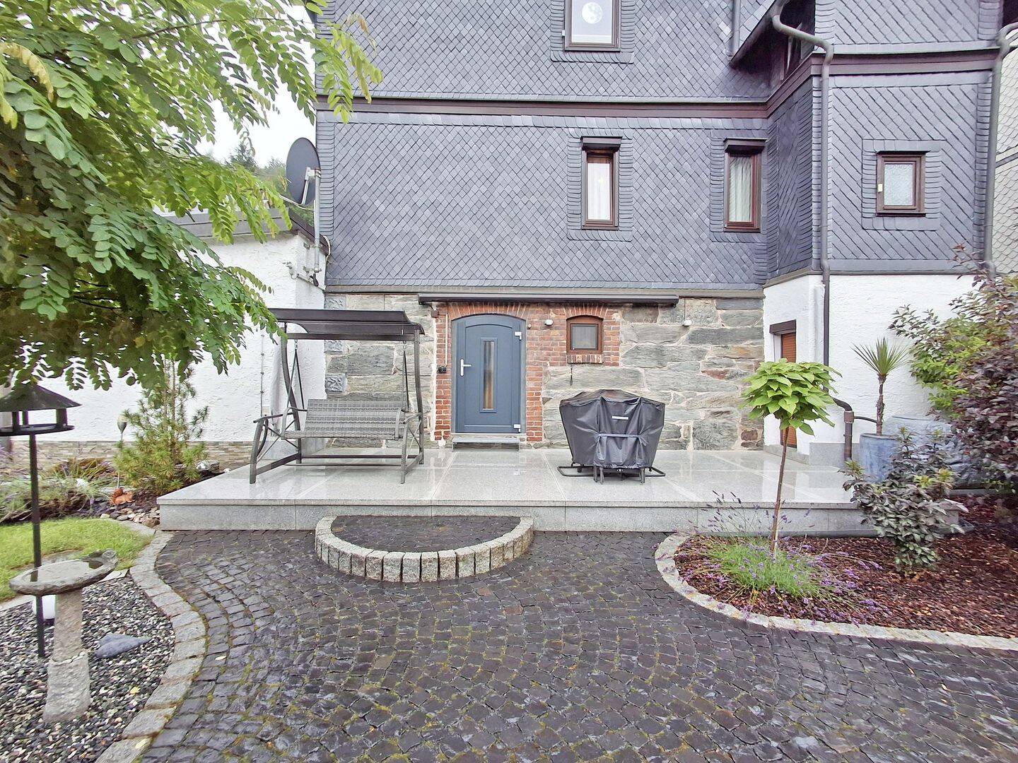 Immobilie in Steinach - Familienfreundliches EFH mit Einliegerwohnung, Garten & Carport - Bild 3