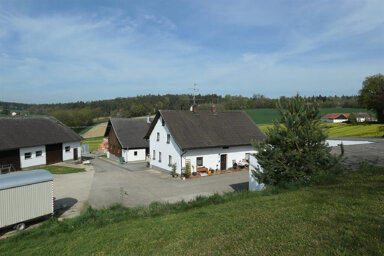 Einfamilienhaus zum Kauf 850.000 € 8 Zimmer 175 m² 5.684 m² Grundstück Lernbeutel Ergoldsbach-Zieglhub 84061