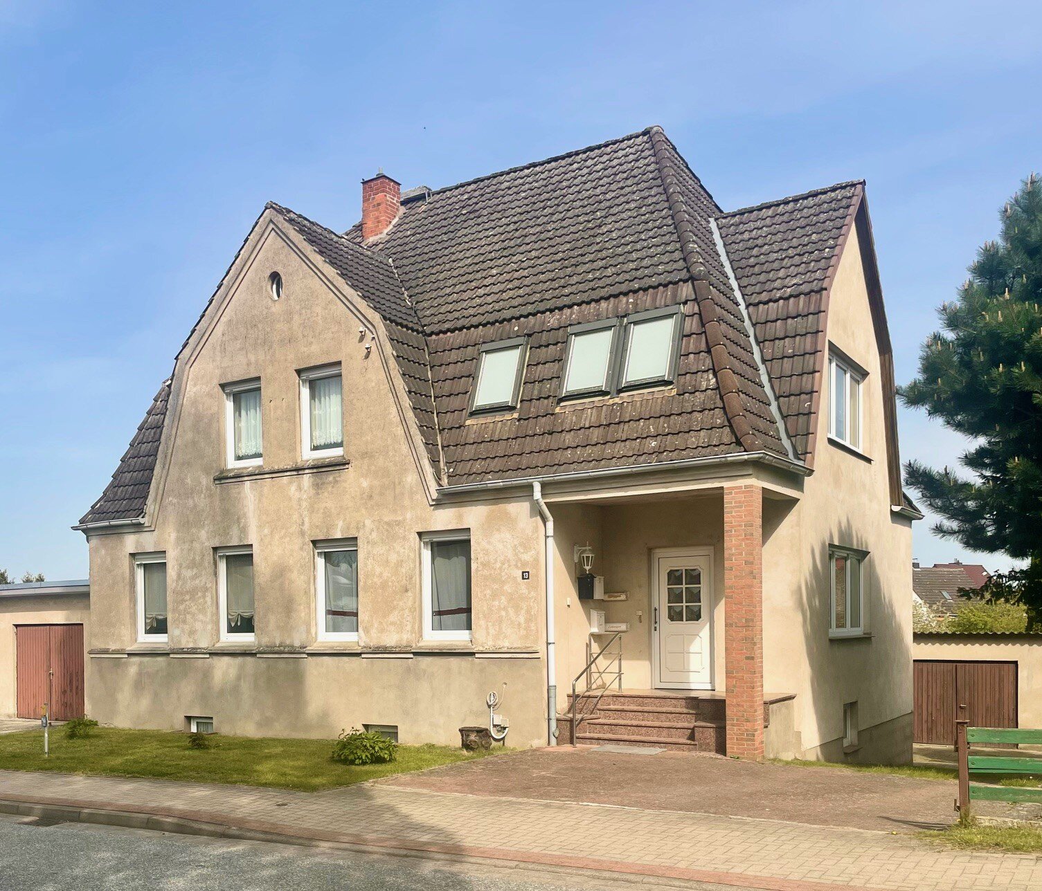 Mehrfamilienhaus zum Kauf 249.000 € 6 Zimmer 184 m²<br/>Wohnfläche 1.004 m²<br/>Grundstück Gadebusch Gadebusch 19205