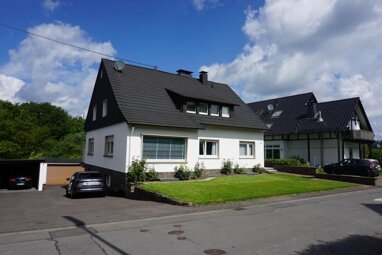 Mehrfamilienhaus zum Kauf 310.000 € 10 Zimmer 213 m² 902 m² Grundstück Zirrerstrasse Wiehl Wiehl 51674