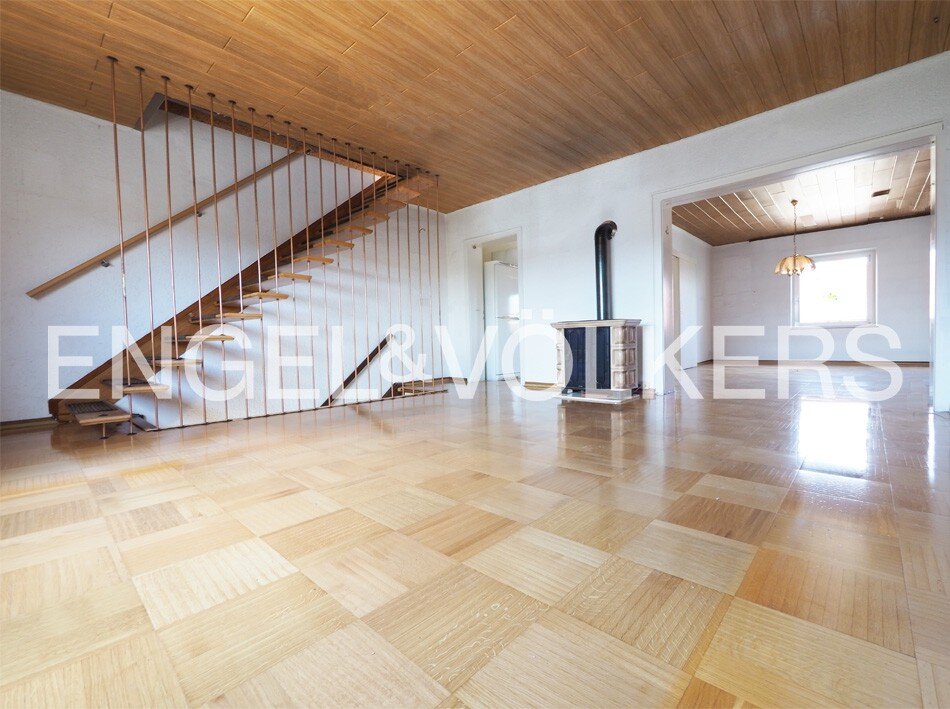 Reihenmittelhaus zum Kauf 149.000 € 8 Zimmer 140 m²<br/>Wohnfläche 130 m²<br/>Grundstück Ensheim Saarbrücken 66131