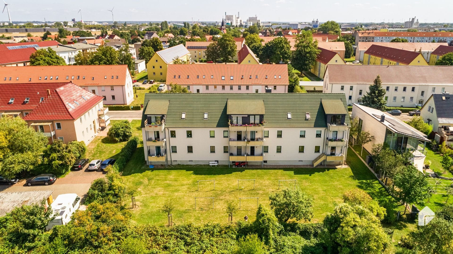 Mehrfamilienhaus zum Kauf 1.100.000 € 33 Zimmer 724 m²<br/>Wohnfläche 2.331 m²<br/>Grundstück Hillersleber Straße Magdeburg 39126