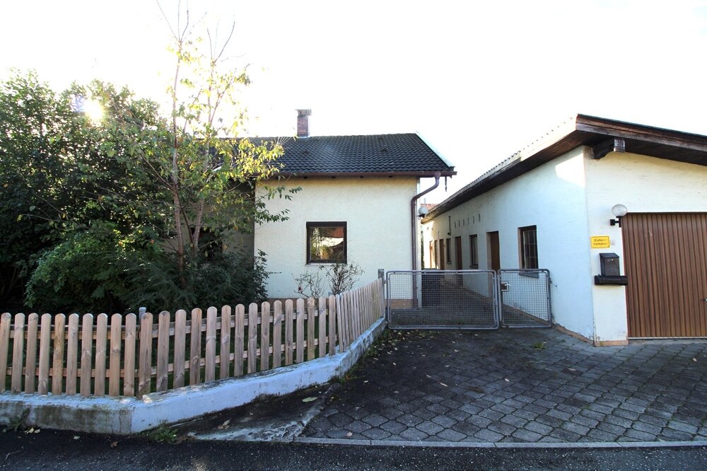 Einfamilienhaus zum Kauf 699.000 € 5 Zimmer 123 m²<br/>Wohnfläche 703 m²<br/>Grundstück Kolbermoor 83059