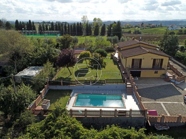 Villa zum Kauf 395.000 € 4 Zimmer 140 m²<br/>Wohnfläche 1.200 m²<br/>Grundstück Castiglion Fiorentino