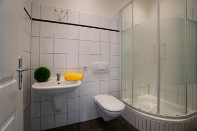 Wohnung zur Miete 500 € 2 Zimmer 65 m² 4. Geschoss Uhlandstraße 17 Olvenstedter Platz Magdeburg 39108