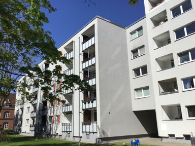 Wohnung zur Miete 670 € 2 Zimmer 63,8 m² frei ab 01.02.2025 Rendsburger Landstr. 109 Hassee Bezirk 4 Kiel 24113