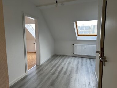 WG-Zimmer zur Miete Wohnen auf Zeit 375 € 15 m² 4. Geschoss frei ab sofort Mülheim Köln, Mülheim 51063