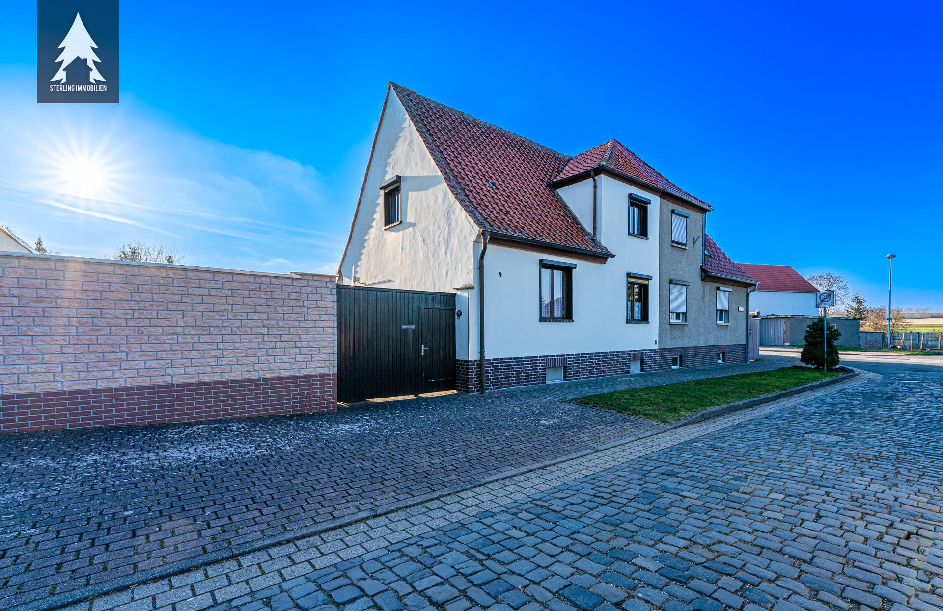 Doppelhaushälfte zum Kauf 79.000 € 3 Zimmer 85 m²<br/>Wohnfläche 541 m²<br/>Grundstück Kurze Straße 4 Groß Quenstedt 38822