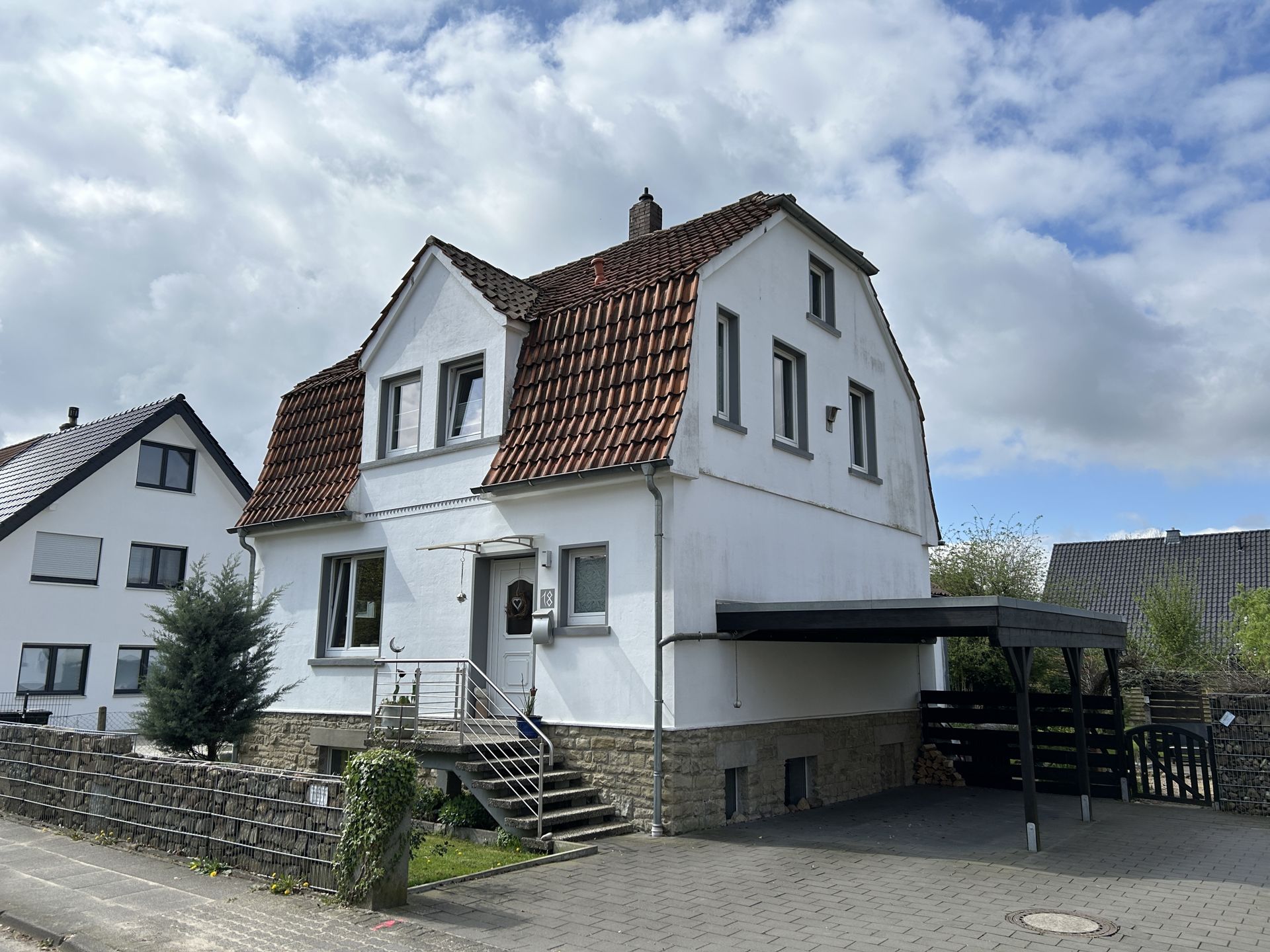 Einfamilienhaus zum Kauf 329.000 € 6 Zimmer 100 m²<br/>Wohnfläche 742 m²<br/>Grundstück Detmold - Kernstadt Detmold 32756