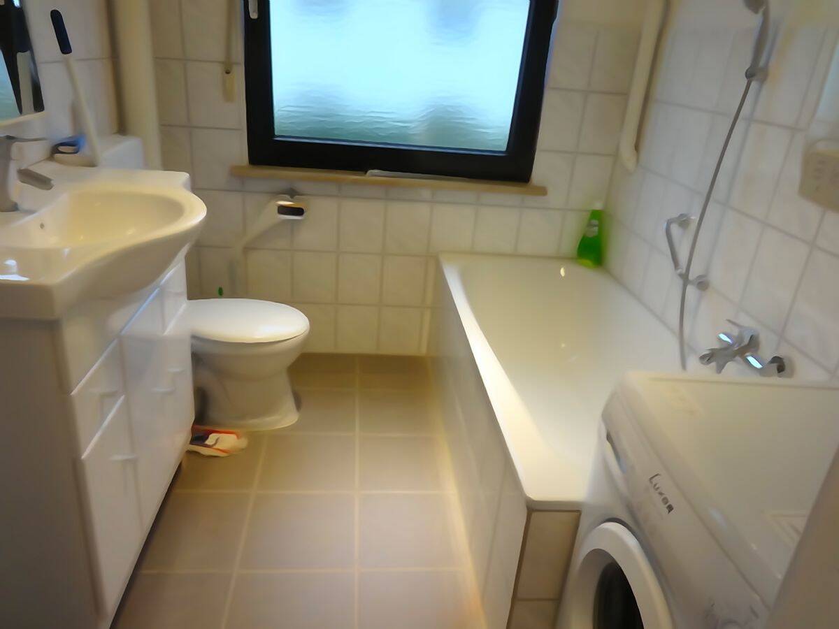 Immobilie in Sulzbach-Rosenberg - Gepflegte Etagenwohnung mit Tageslichtbad und 2 Balkonen - Bild 3