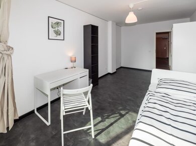 Wohnung zur Miete Wohnen auf Zeit 660 € 2 Zimmer 15 m² frei ab 05.05.2025 Weserstraße 40 Bahnhofsviertel Frankfurt am Main 60329