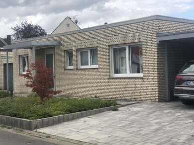 Haus zur Miete 2.020 € 4,5 Zimmer 170 m² 700 m² Grundstück Holzbüttgen Kaarst 41564