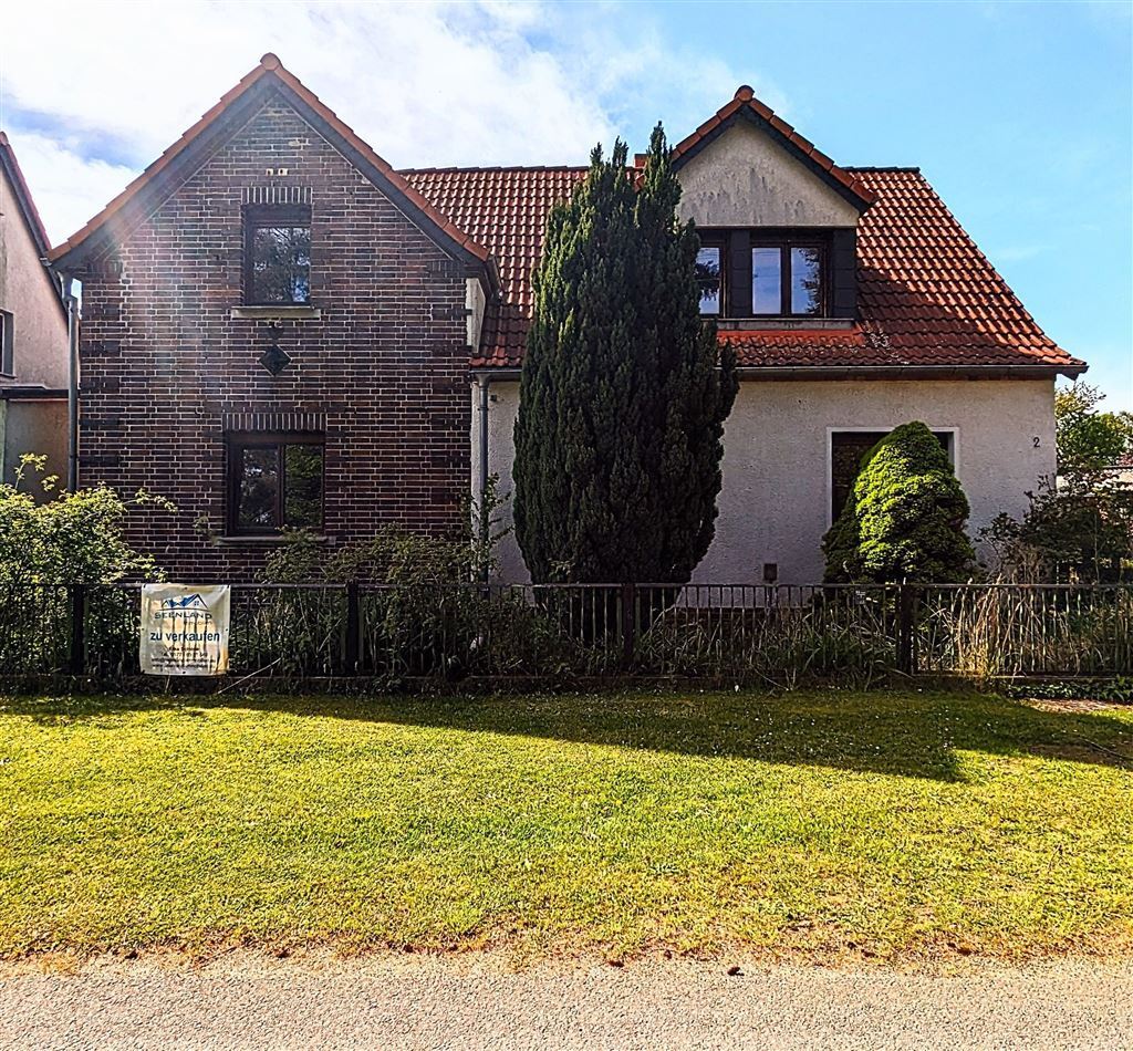 Einfamilienhaus zum Kauf 149.000 € 9 Zimmer 160 m²<br/>Wohnfläche 2.019 m²<br/>Grundstück Bahnsdorf Neu-Seeland OT Lieske 03103