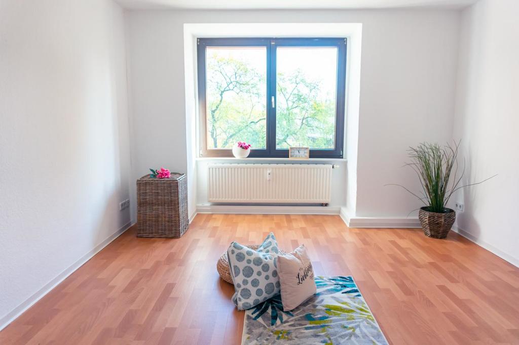 Wohnung zur Miete 380 € 3 Zimmer 62,3 m²<br/>Wohnfläche 2.<br/>Geschoss Bahnstr. 49 Schönau 832 Chemnitz 09116