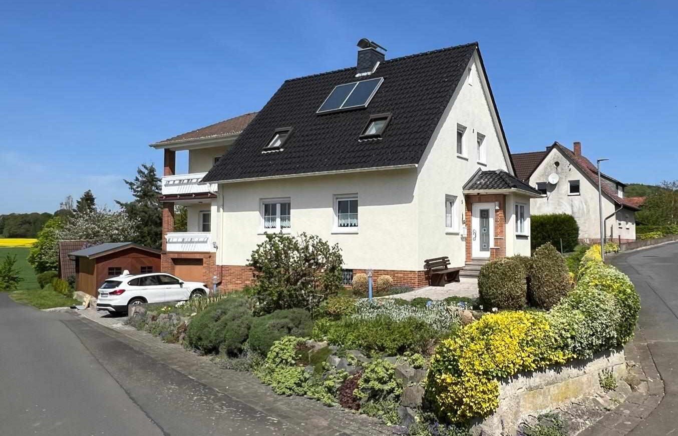 Mehrfamilienhaus zum Kauf 390.000 € 9 Zimmer 227 m²<br/>Wohnfläche 1.749 m²<br/>Grundstück Ab sofort<br/>Verfügbarkeit Waltersbrück Neuental 34599