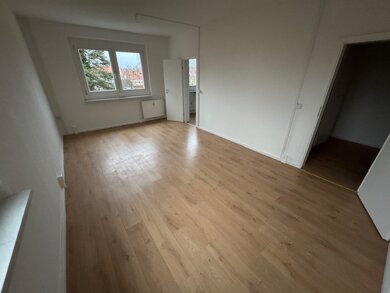 Wohnung zur Miete 233 € 1 Zimmer 32 m² 2. Geschoss frei ab sofort Oschatz Oschatz 04758