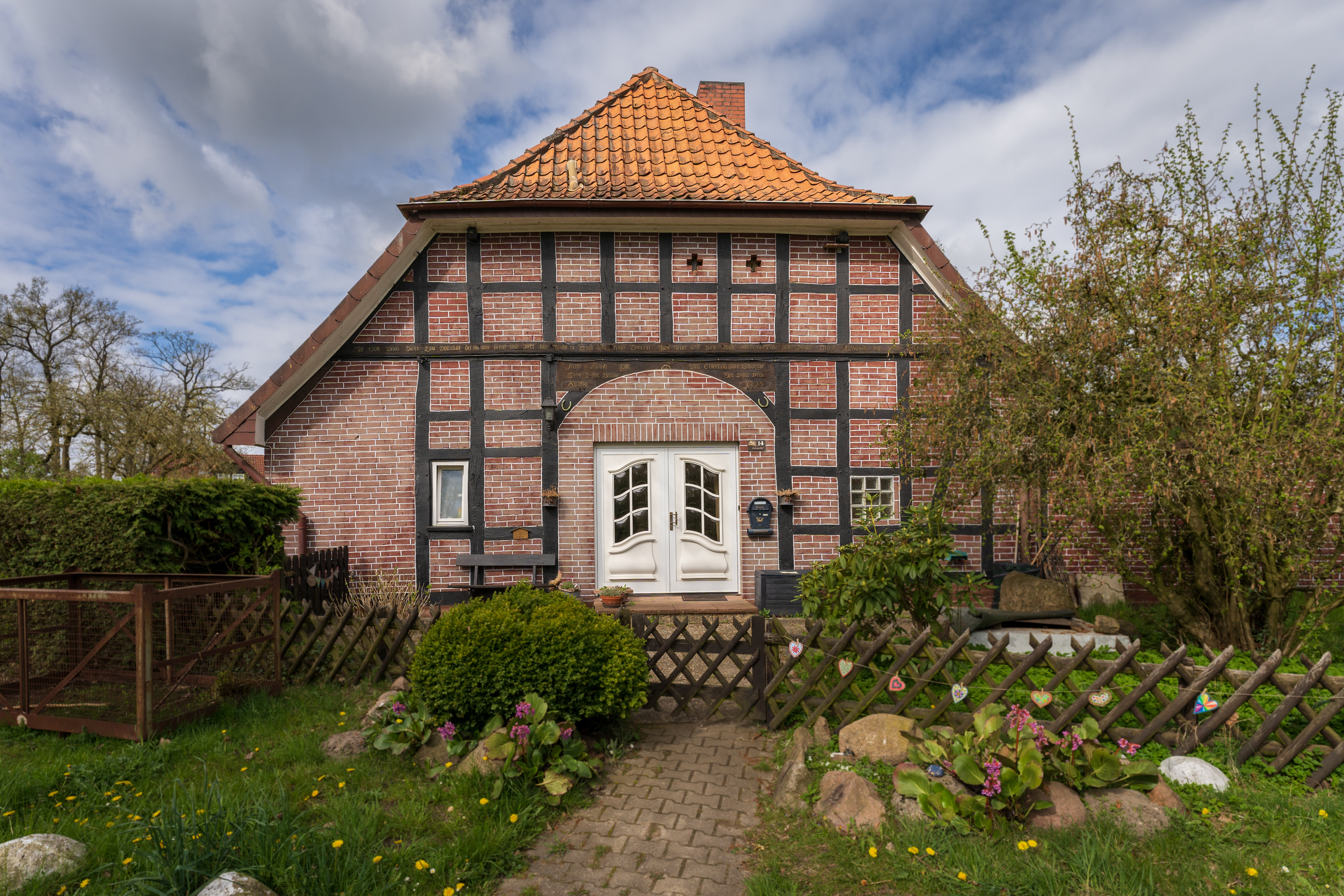 Einfamilienhaus zum Kauf 199.000 € 10 Zimmer 264 m²<br/>Wohnfläche 1.963 m²<br/>Grundstück Oetzendorf Weste 29599
