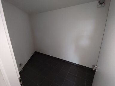 Wohnung zur Miete 1.000 € 3 Zimmer 85 m² frei ab sofort Mailänder Platz Europaviertel Stuttgart 70173