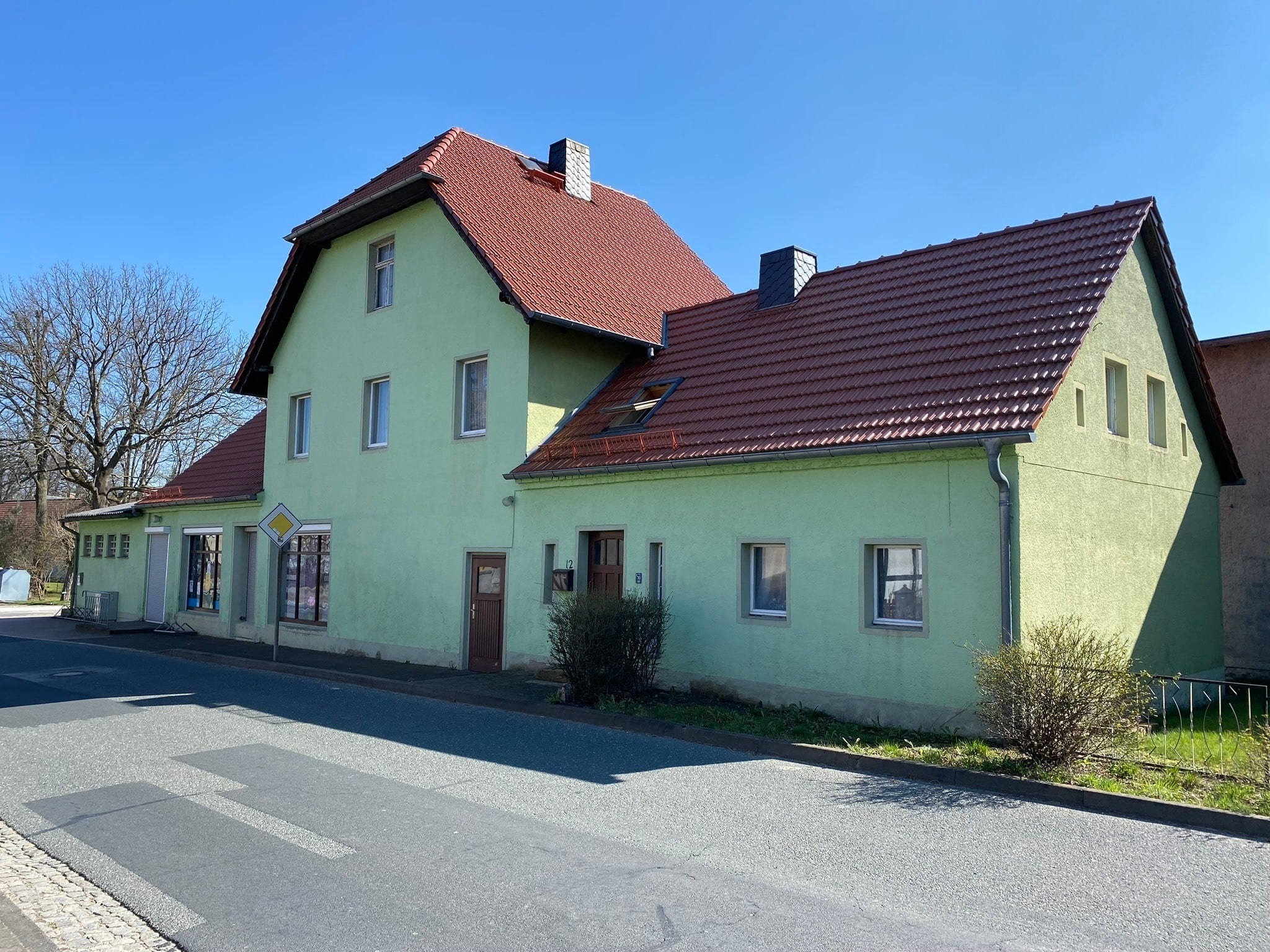 Einfamilienhaus zum Kauf provisionsfrei 109.000 € 6 Zimmer 185 m²<br/>Wohnfläche 851 m²<br/>Grundstück Diehsa Waldhufen 02906