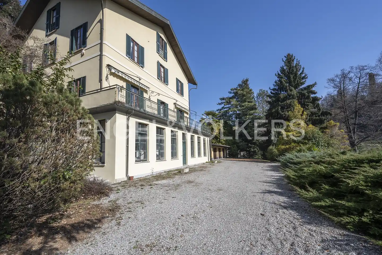 Villa zum Kauf 580.000 € 10 Zimmer 587 m² 3.620 m² Grundstück Besozzo