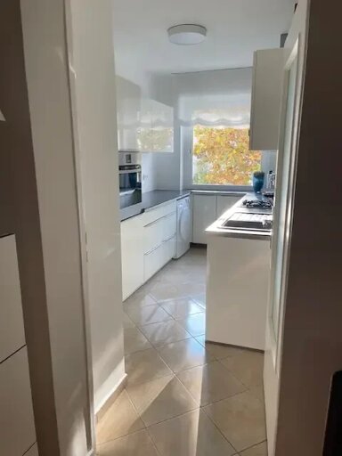 Wohnung zur Miete 700 € 3 Zimmer 92 m² Am Tiergarten 44 Ostend Frankfurt am Main 60316