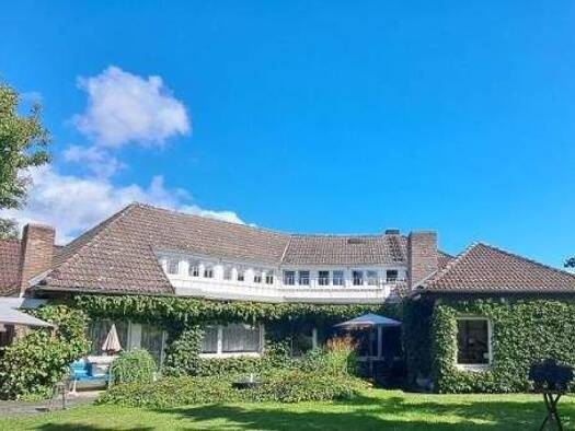 Stadthaus zum Kauf 385.000 € 10 Zimmer 377 m² 1.446 m² Grundstück Homberg 34576