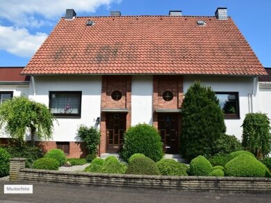 Haus zur Zwangsversteigerung provisionsfrei 135.000 € 74 m² 732 m² Grundstück Bad Segeberg 23795