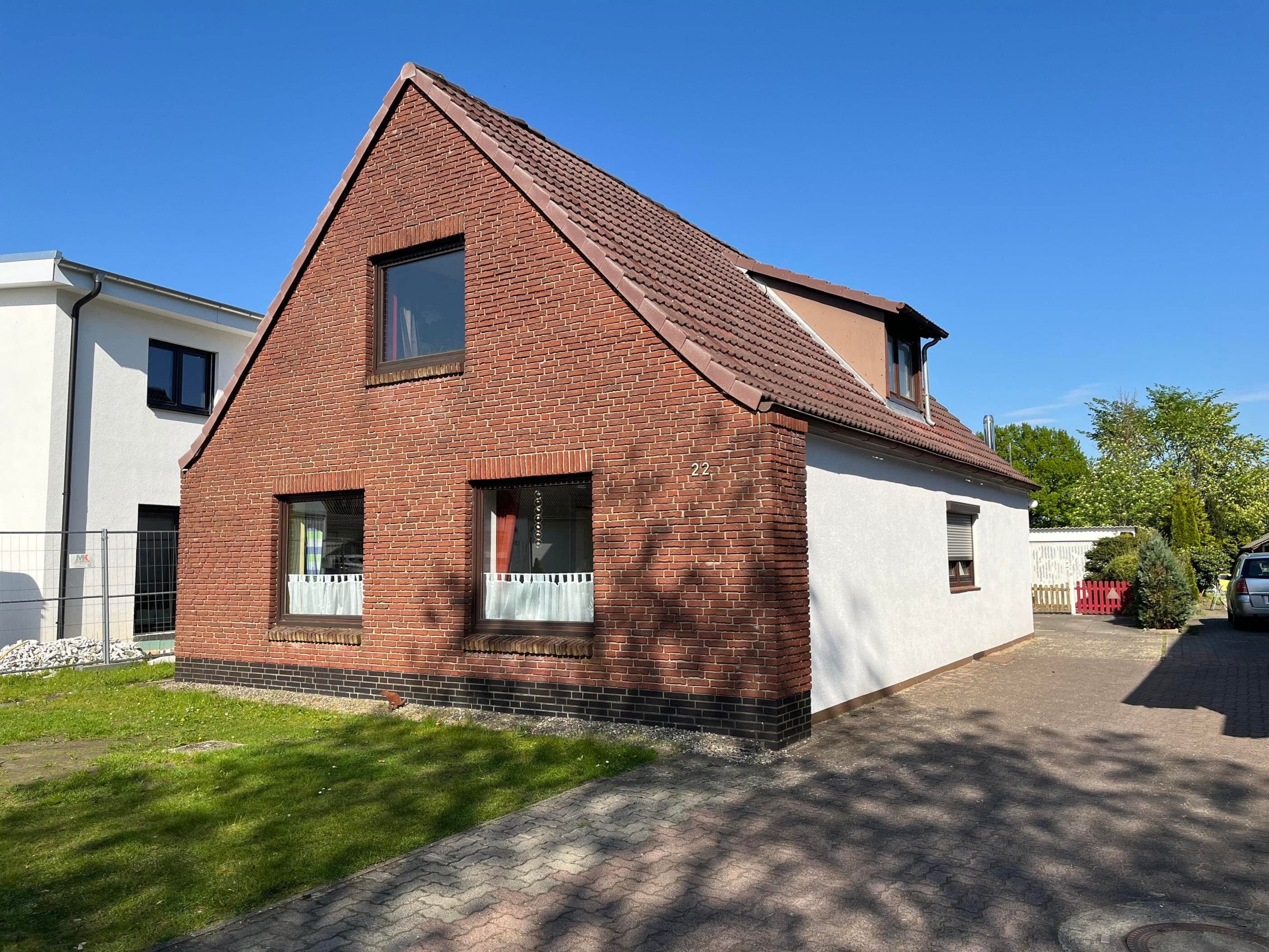 Einfamilienhaus zum Kauf 229.000 € 5,5 Zimmer 114 m²<br/>Wohnfläche 850 m²<br/>Grundstück Tungendorf Neumünster 24536