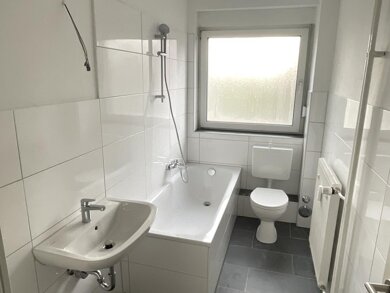 Wohnung zur Miete 379 € 2 Zimmer 52,5 m² EG Ahrstraße 27 Beeckerwerth Duisburg 47139