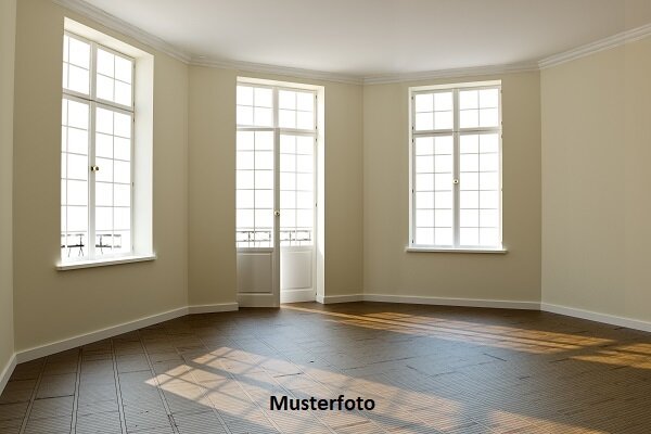 Wohnung zum Kauf Zwangsversteigerung 196.000 € 1 Zimmer 85 m²<br/>Wohnfläche Neu-Tannenbusch Bonn 53119