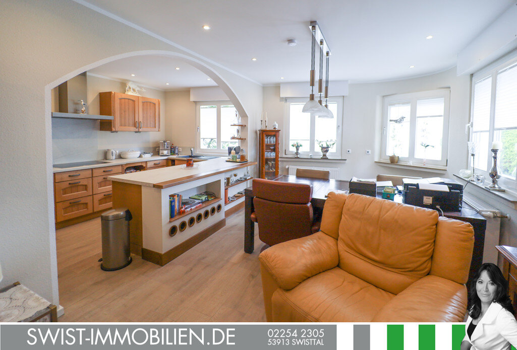 Haus zum Kauf 498.000 € 7 Zimmer 196 m²<br/>Wohnfläche 221 m²<br/>Grundstück Annaturmstraße 18-20 Euskirchen Euskirchen 53879
