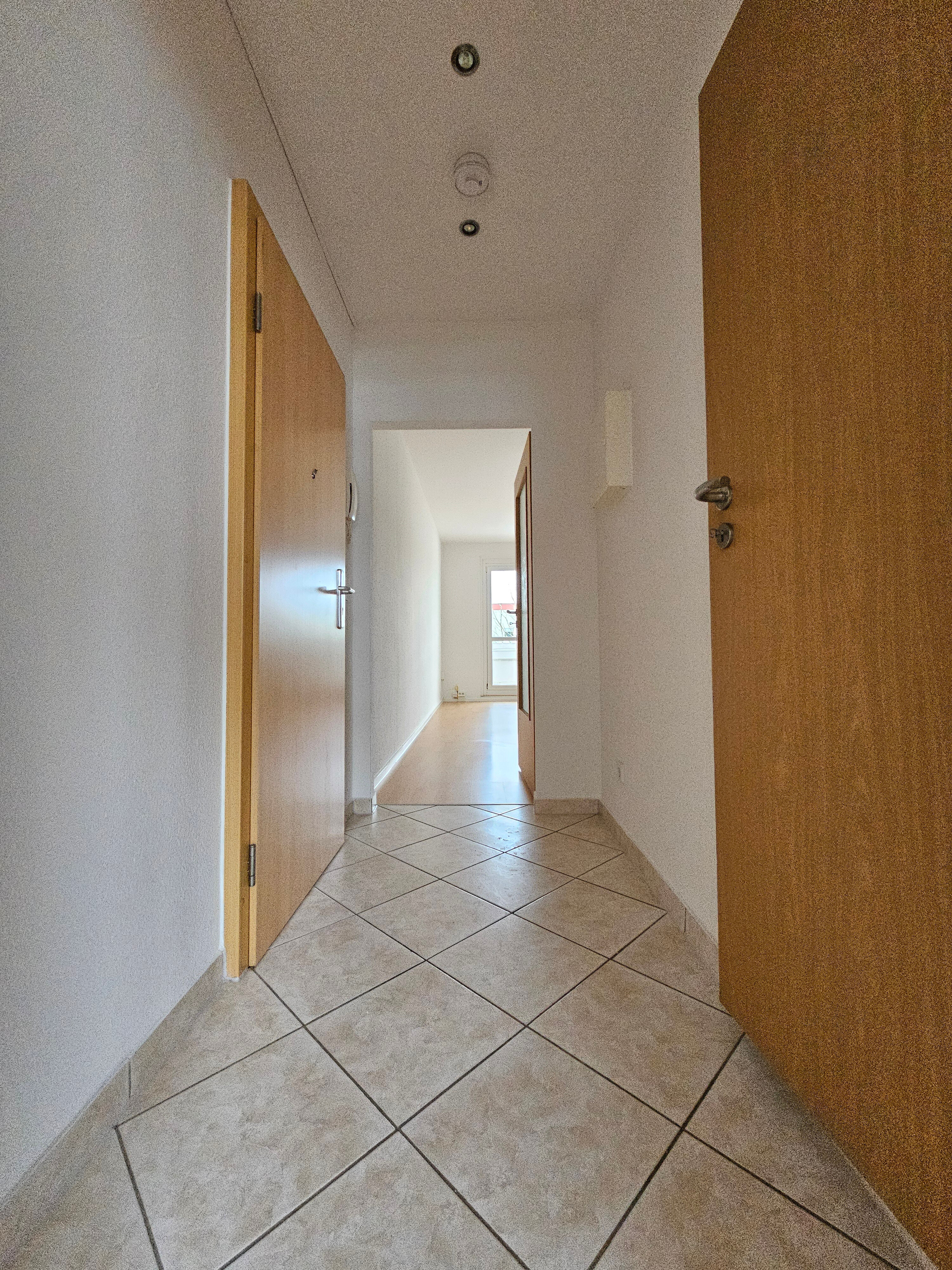 Wohnung zur Miete 246 € 2 Zimmer 41 m²<br/>Wohnfläche 6.<br/>Geschoss Marie-Tilch-Straße 17 Hutholz 645 Chemnitz 09123