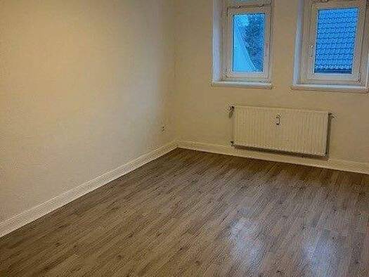 Wohnung zur Miete 499 € 3 Zimmer 58 m² 2. Geschoss frei ab sofort Bahnstr 15 Gruiten Haan 42781