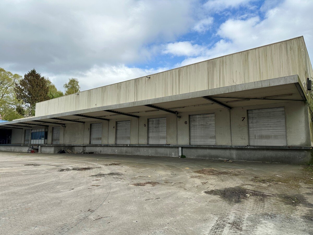 Lagerhalle zur Miete 1.600 € 2.100 m² Lagerfläche teilbar ab 400 m² Hassee Bezirk 4 Kiel 24113